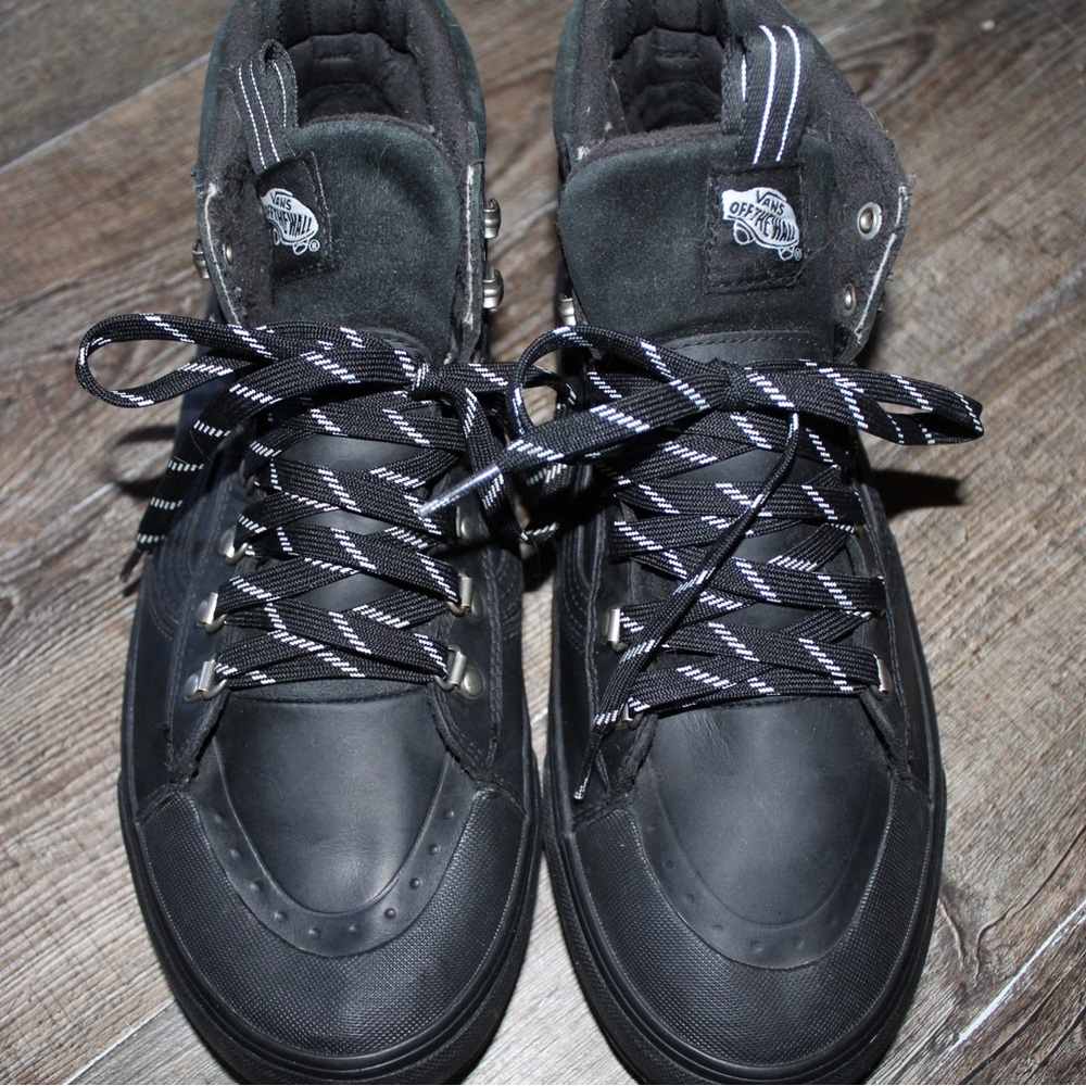 Vans Black Sneakers Classic Style and Comfort